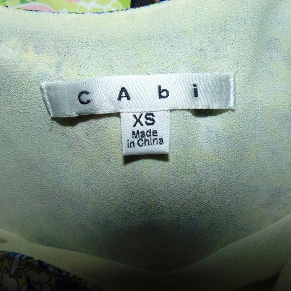 Cabi #275 Scatter Print Cami Floral Blouse Size XS - Picture 8 of 9